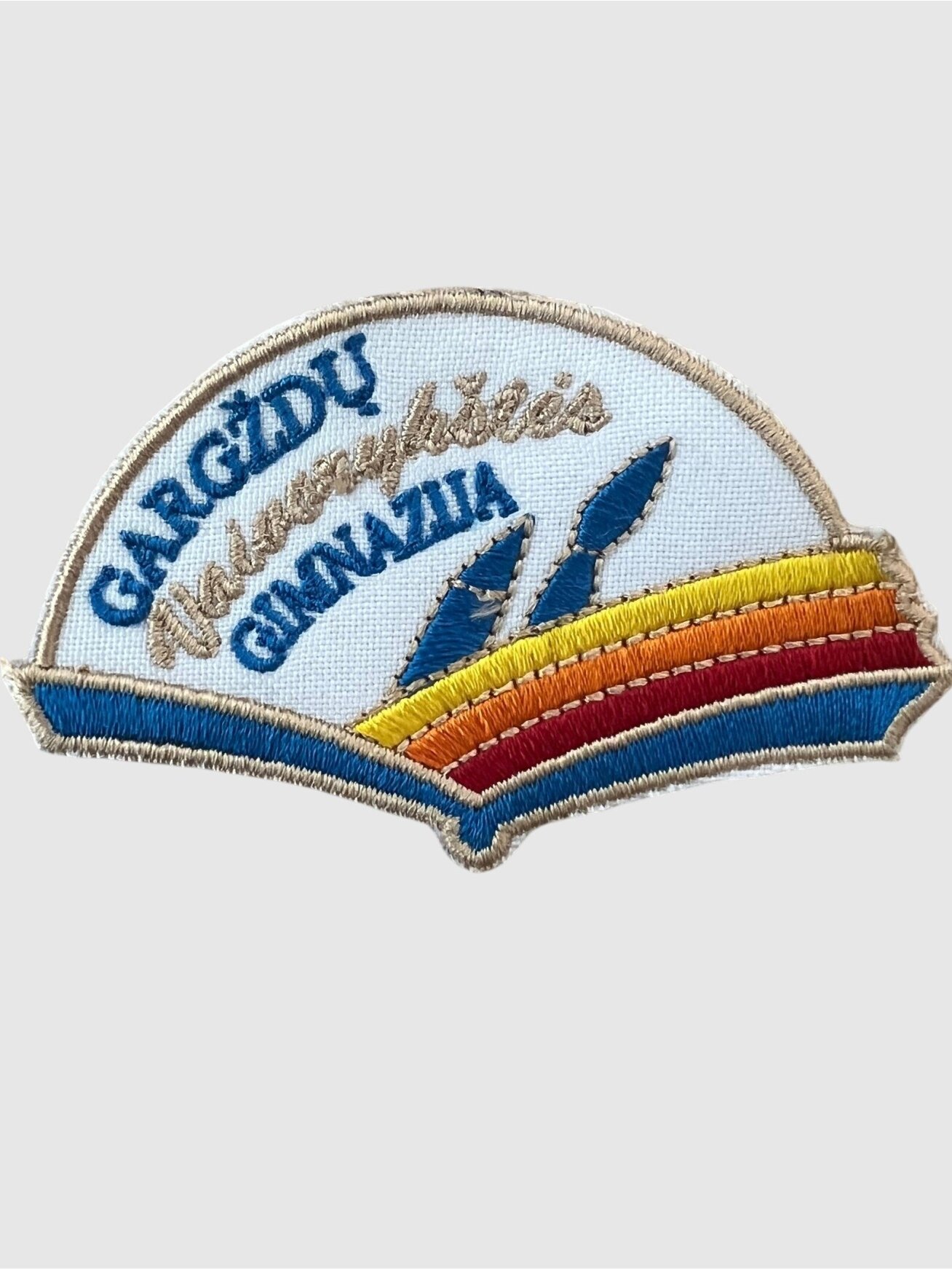 Gargždų „Vaivorykštės“ gimnazijos emblema