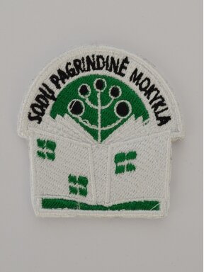 Mažeikių sodų pagrindinė mokyklos emblema